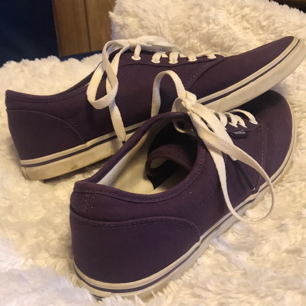 Woman’s Vans size 10